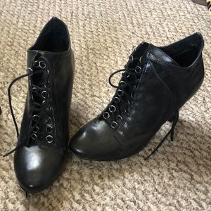 Chelsea Crew Victorian/Granny style Booties